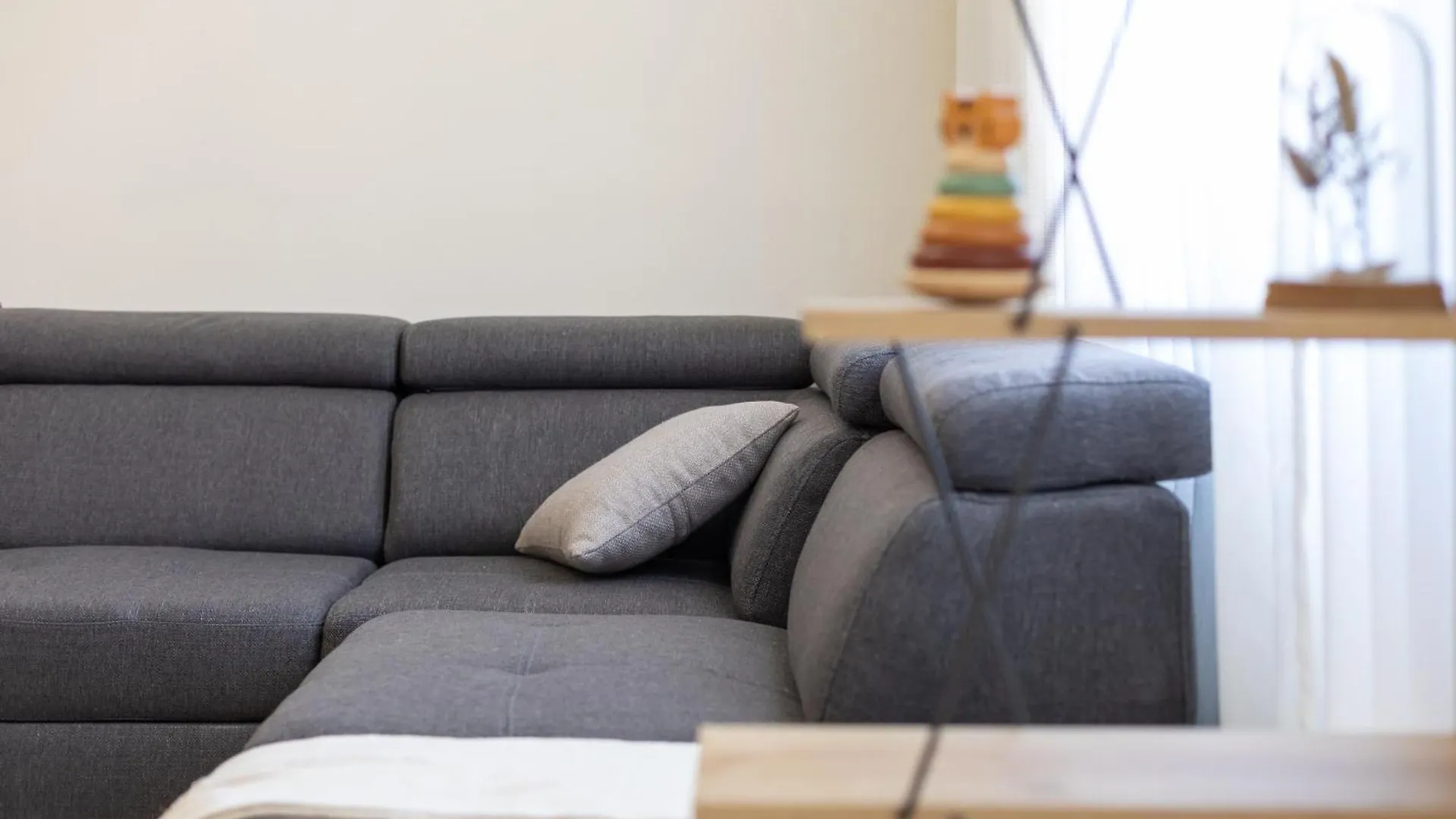 Cityline Apartment - Steps From Station & Center Δυρράχιο